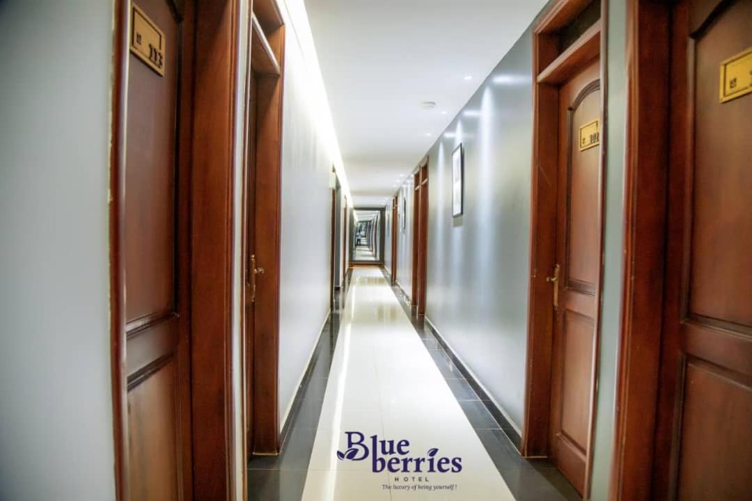 Blue Berries Hotel Entebbe Ngoại thất bức ảnh